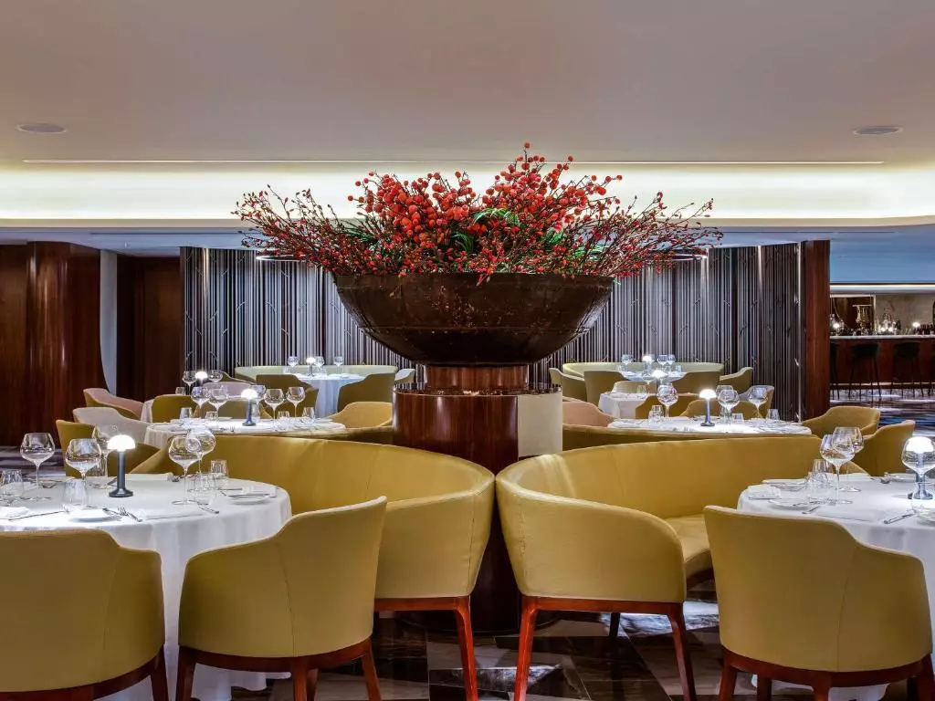 Queen Elizabeth 2 Hotel